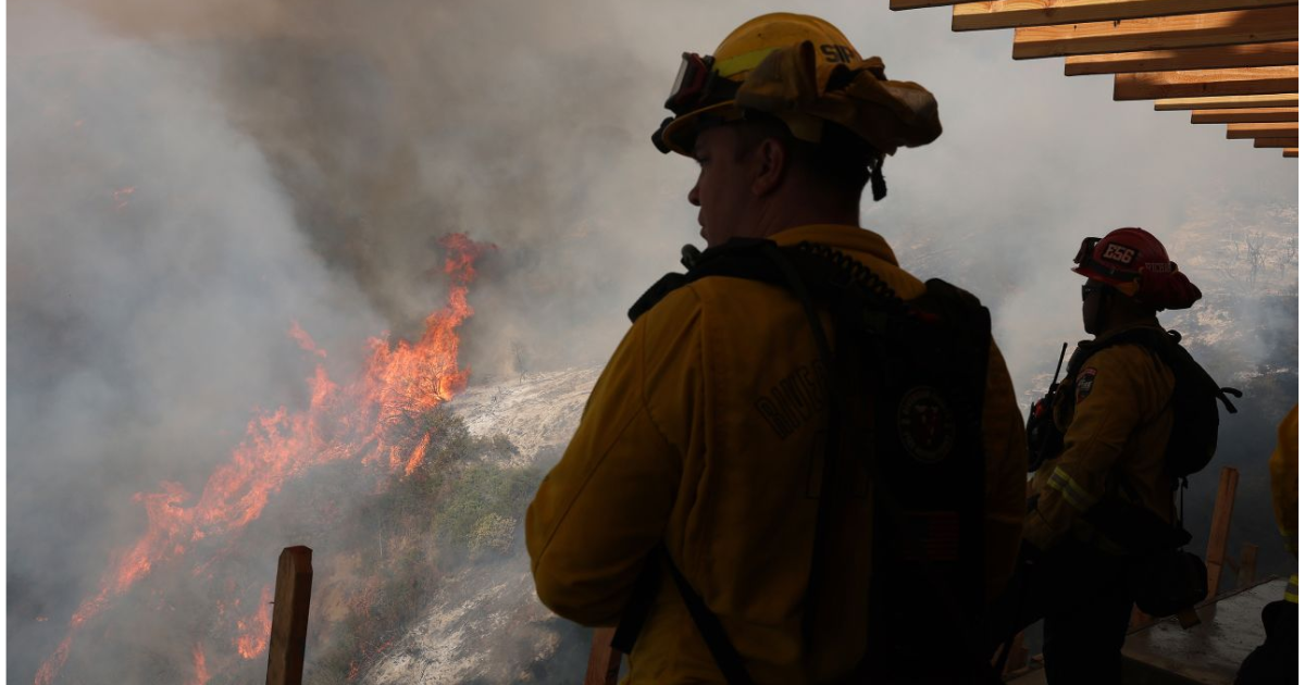 Los Angeles Battles Wildfires