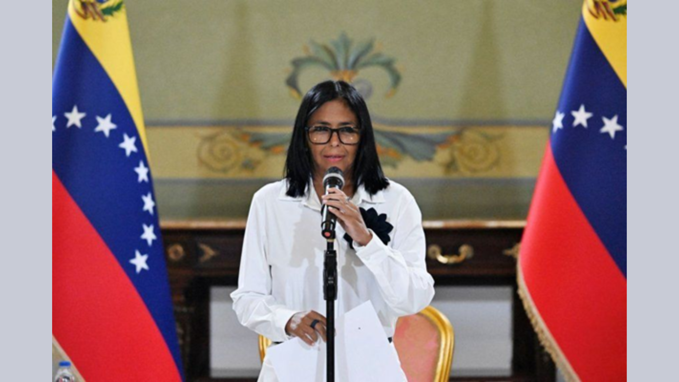 Donald Trump y Delcy Rodríguez en contexto de tensiones diplomáticas entre EE. UU. y Venezuela