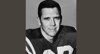 Raymond Berry leyenda de los Baltimore Colts y miembro del Salón de la Fama de la NFL