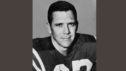 Raymond Berry leyenda de los Baltimore Colts y miembro del Salón de la Fama de la NFL